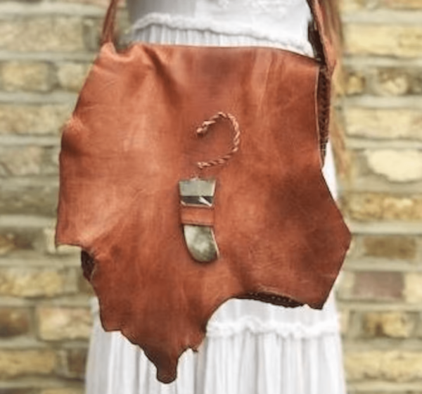 Ledertasche im Vintage Look ist handgefertigt aus hochwertigem robusten Ziegenleder