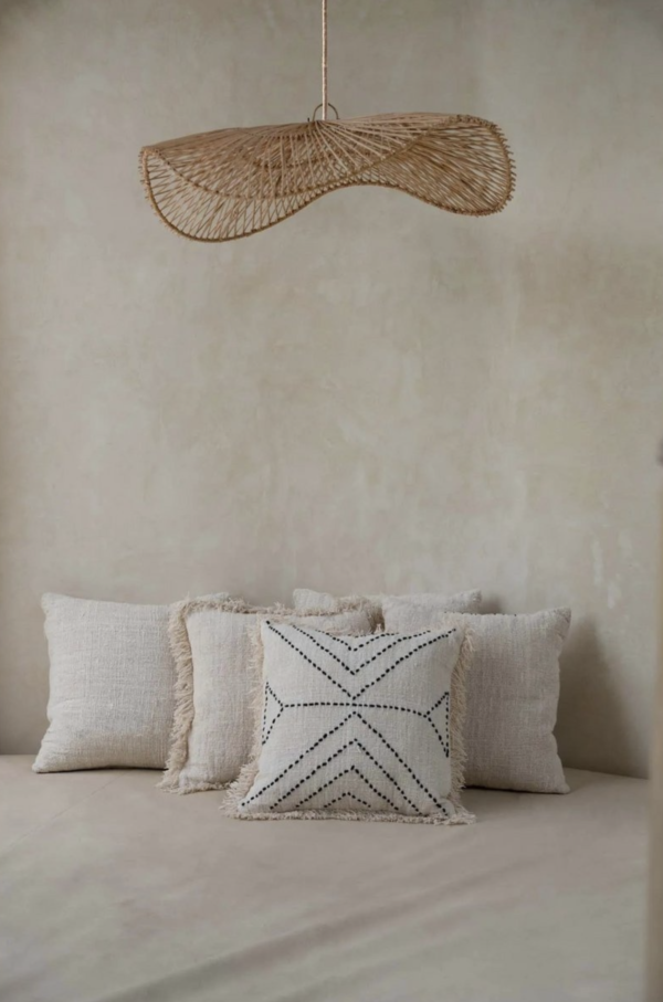 Chapeau Pendant L – Handgeflochtene Rattan-Hängeleuchte in Hutform