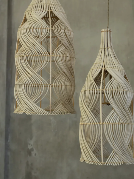 Garaffa Pendelleuchte Natural M – Handgeflochtene Rattan-Hängeleuchte