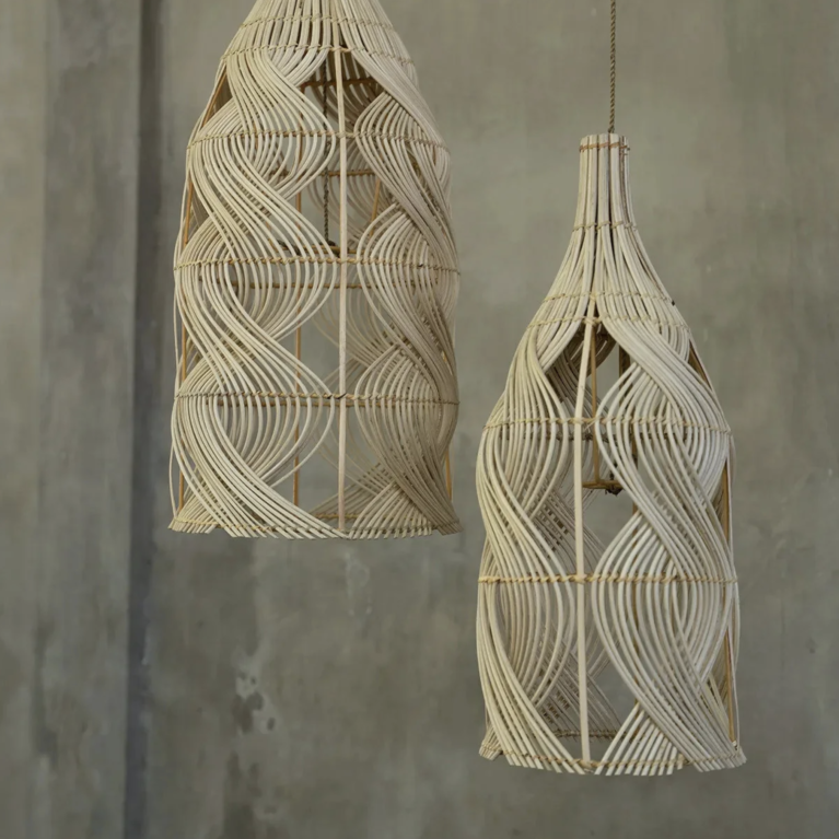 Garaffa Pendelleuchte Natural M – Handgeflochtene Rattan-Hängeleuchte