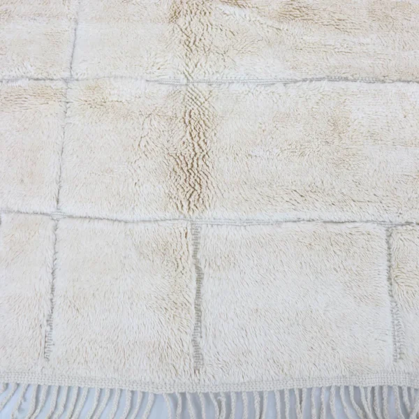 Beni Mrirt Lines. Grafisch. Sanft. Einzigartig