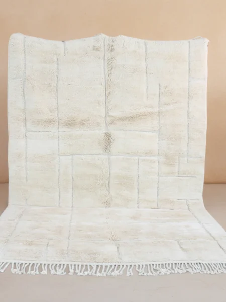 Beni Mrirt Lines. Grafisch. Sanft. Einzigartig